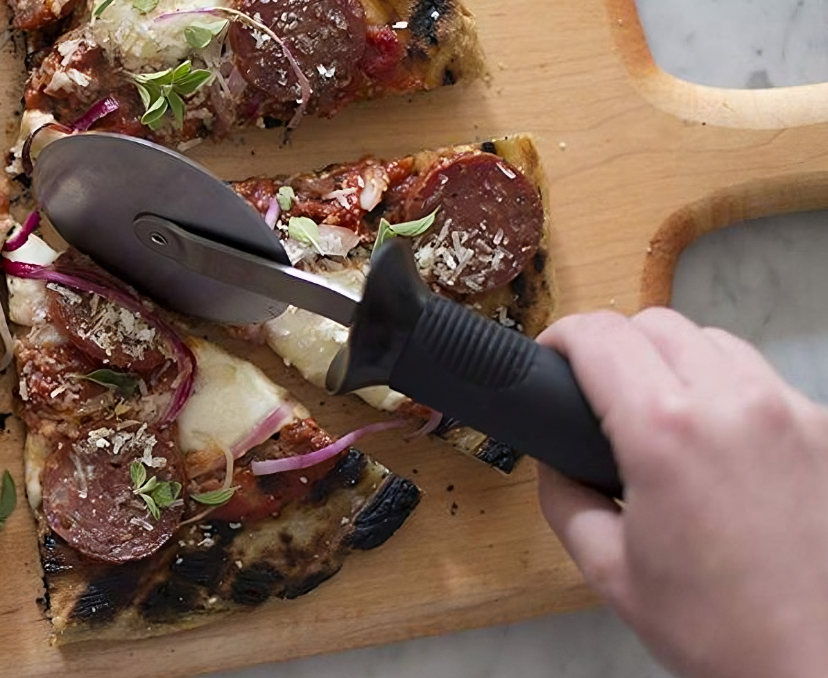 Good Grips Pizza Rolling Knife